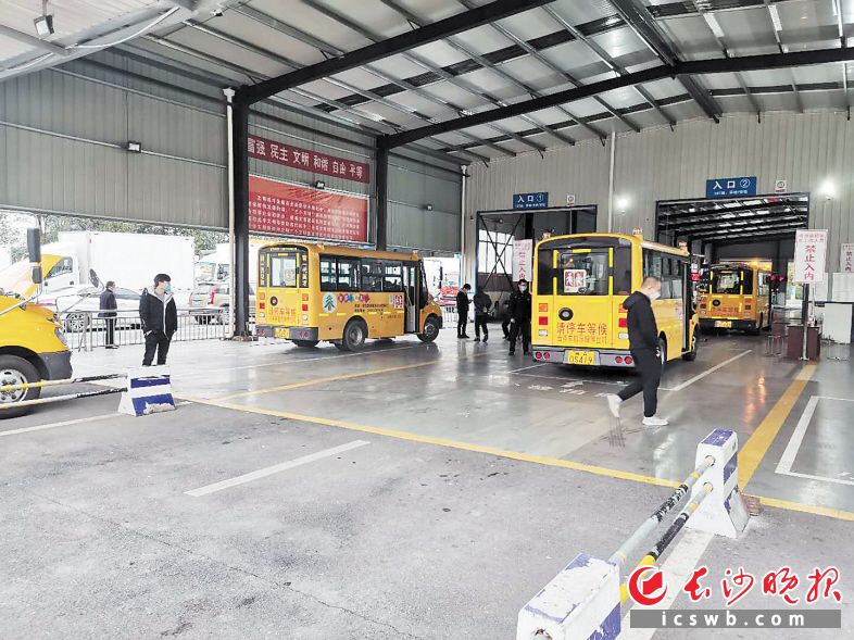 迎接開學(xué)，長沙1550輛校車已“在狀態(tài)”