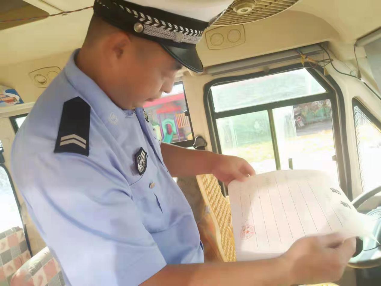 舞陽(yáng)交警加強(qiáng)校車安全管理，確保校車“健康”運(yùn)營(yíng)！