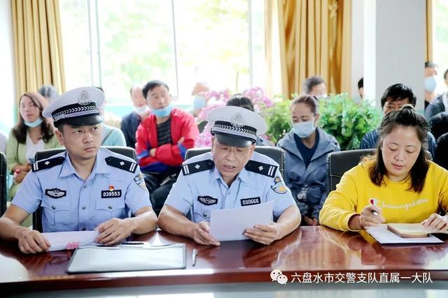 六盤水交警開展2021年“今冬明春”校車聯合安全整治行動