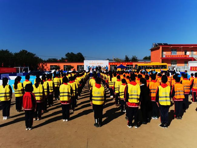 美麗鄉村行 | 關注交通安全 呵護兒童成長 保定公安交警攜手壹基金舉辦兒童交通安全公益行活動！