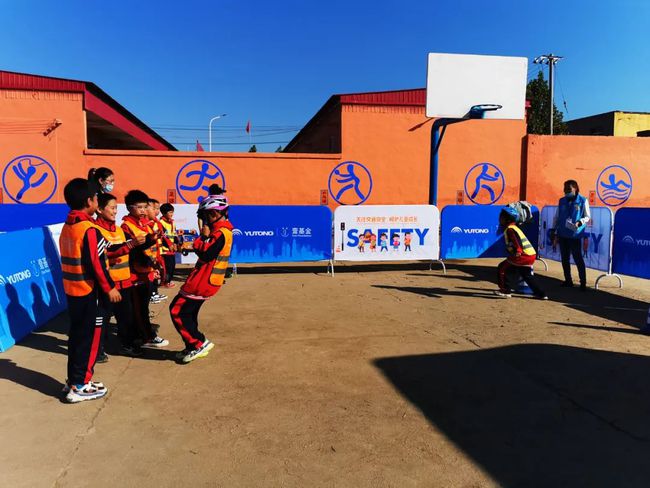 美麗鄉村行 | 關注交通安全 呵護兒童成長 保定公安交警攜手壹基金舉辦兒童交通安全公益行活動！