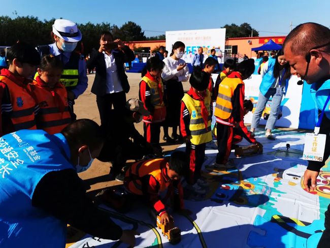 美麗鄉村行 | 關注交通安全 呵護兒童成長 保定公安交警攜手壹基金舉辦兒童交通安全公益行活動！