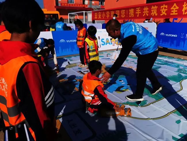 美麗鄉村行 | 關注交通安全 呵護兒童成長 保定公安交警攜手壹基金舉辦兒童交通安全公益行活動！