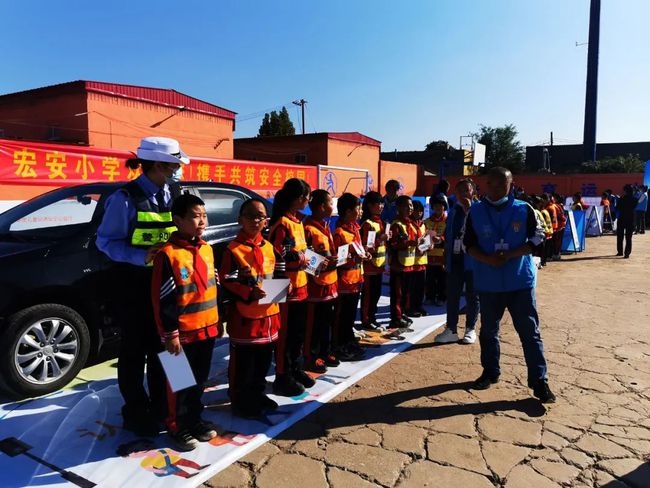 美麗鄉村行 | 關注交通安全 呵護兒童成長 保定公安交警攜手壹基金舉辦兒童交通安全公益行活動！
