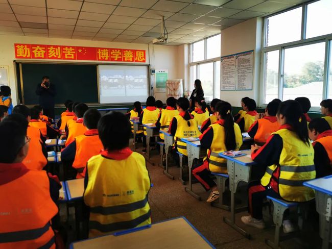 美麗鄉村行 | 關注交通安全 呵護兒童成長 保定公安交警攜手壹基金舉辦兒童交通安全公益行活動！