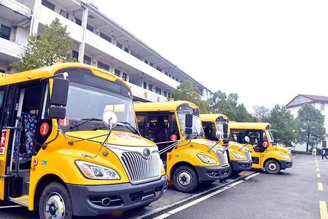 沅陵縣實現農村學校專用校車服務全覆蓋