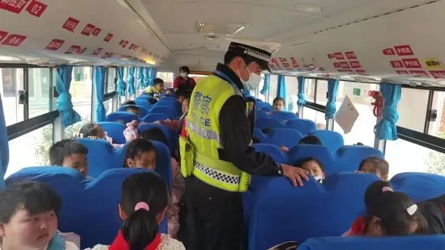 入企業，進學校 武漢交警多維度開展校車大治理