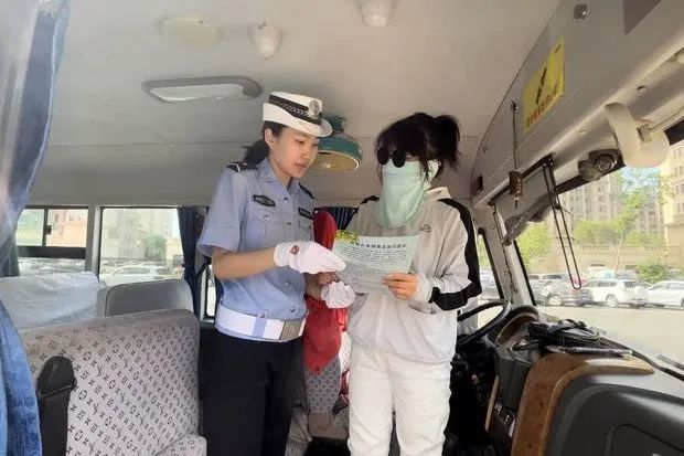 安全生產月 | 大慶交警聯合教育局開展校車安全突擊檢查及宣傳教育活動 安全生產月 | 大慶交警聯合教育局開展校車安全突擊檢查及宣傳教育活動