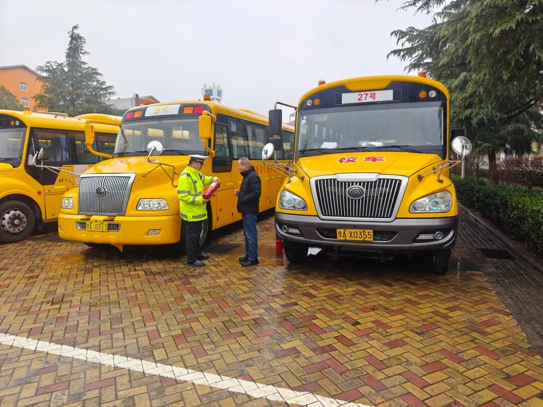 護航開學(xué)季，鄭州交警發(fā)布溫馨出行提示