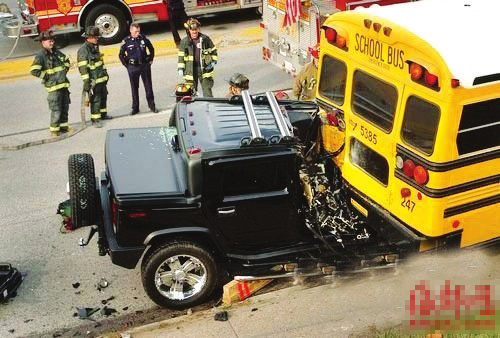 堪比裝甲車 盤點國外“最牛”的校車
