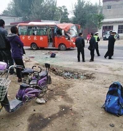 鶴壁浚縣司機超車校車側翻致1死5傷 全縣合規校車僅5輛