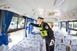 深圳：校車“體檢” 12周歲以下兒童禁坐副駕駛位