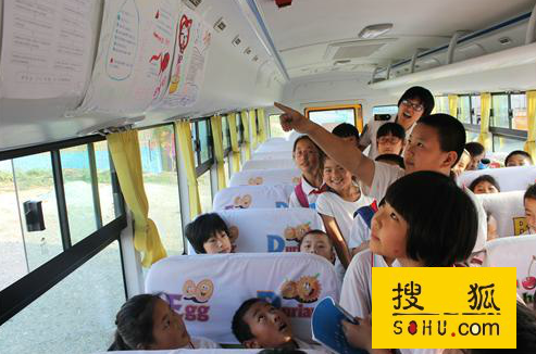 萊西：校車上的防溺水教育畫展