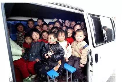 美國校車為什么安全性更高？