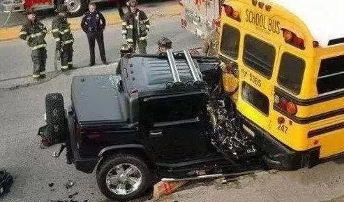 美國校車為什么安全性更高？