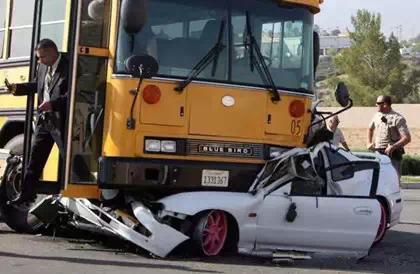 美國校車為什么安全性更高？