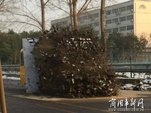 瘋狂校車直面瘋狂測試 宇通表示很淡定