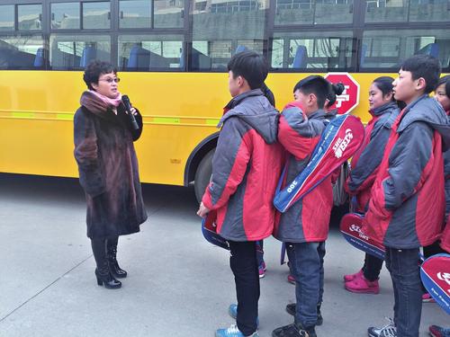 “袋鼠行動”全力護航校車安全——山西童華陽光校車公司舉辦“校車安全大講堂”