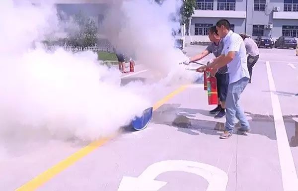 校車突發事故？浙江諸暨浣東街道中心學校來演練