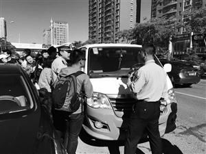 長(zhǎng)春：核載9人黑校車?yán)?3個(gè)孩子和3個(gè)成人