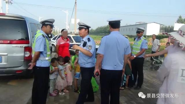 河北景縣交警查獲一輛超員“黑”校車