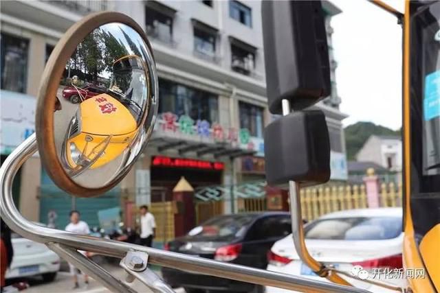 “長鼻子”新校車登陸浙江開化