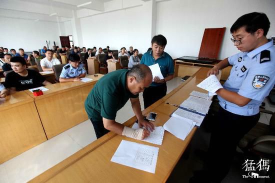 河南鄭州53家幼兒園小學校車排隊體檢 不合格要處罰