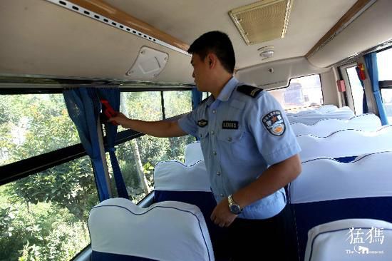 河南鄭州53家幼兒園小學校車排隊體檢 不合格要處罰