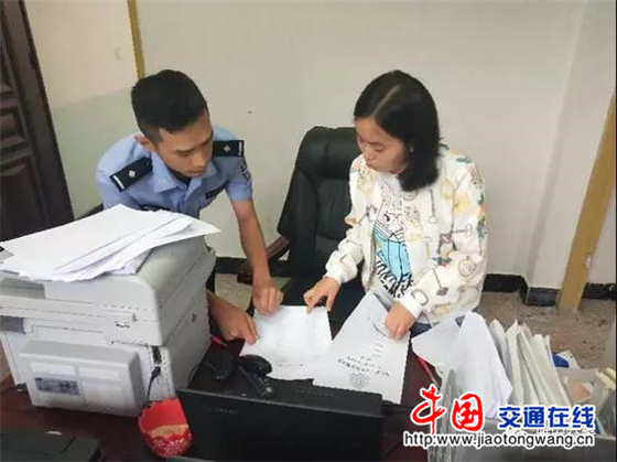 雅安交警向“黑校車”開戰(zhàn)