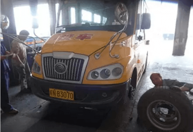 汽運修理廠為暑期校車“保駕護航”