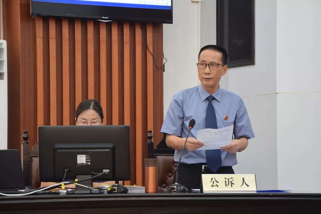 全市首例非法校車超載危險駕駛案開庭，鄭其文檢察長出庭公訴