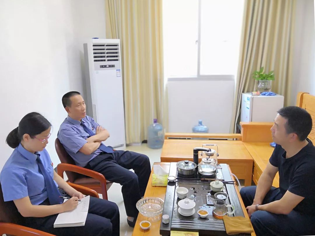 全市首例非法校車超載危險駕駛案開庭，鄭其文檢察長出庭公訴