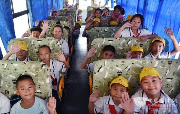 山東省：東營(yíng)“油地”攜手共建 中通智慧校車服務(wù)無(wú)憂