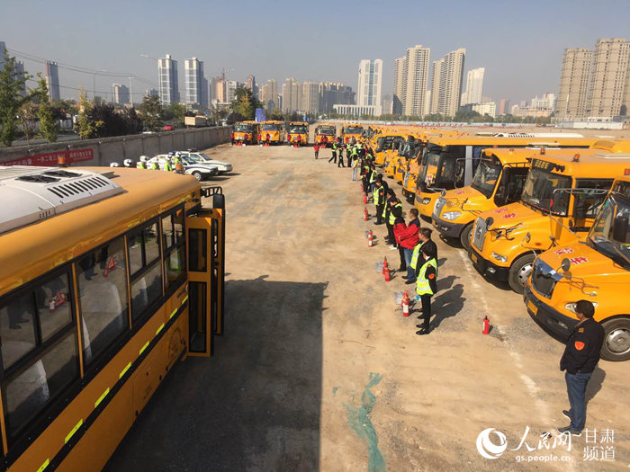 甘肅蘭州：校車安全不放松 消除隱患大檢查