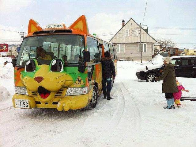 日本網友吐槽：坐這樣的校車我愿意天天去上學