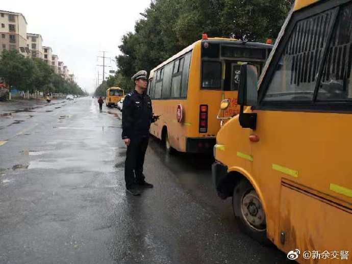 新余交警高新大隊民警組織轄區幼兒園開展校車安全檢查活動