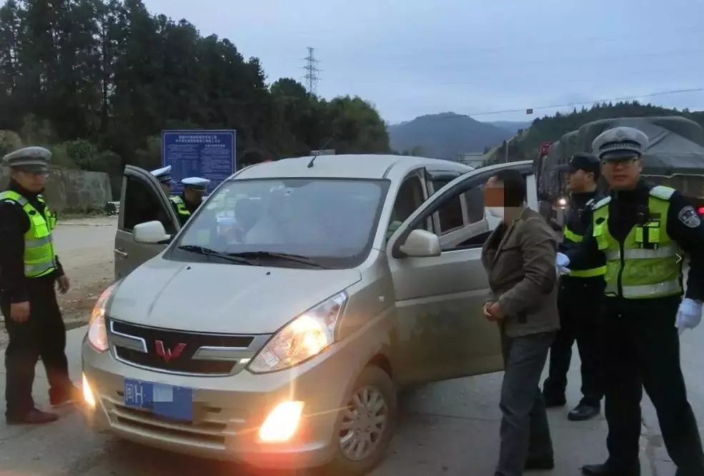 浦城交警嚴查非法營運“黑校車” 保障學習出行安全