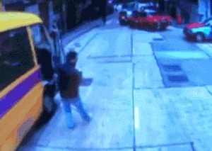 香港“無(wú)人校車”失控致3死11傷，初步懷疑手剎沒(méi)拉好