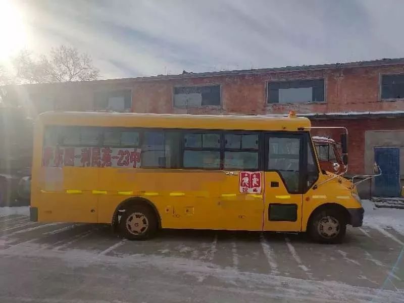 重罰！黑龍江省一男子偽造駕照開校車，罰3萬元、行拘10日、記12分