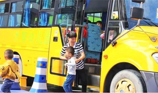 校車安全知識(shí)，小朋友乘坐校車要注意什么？