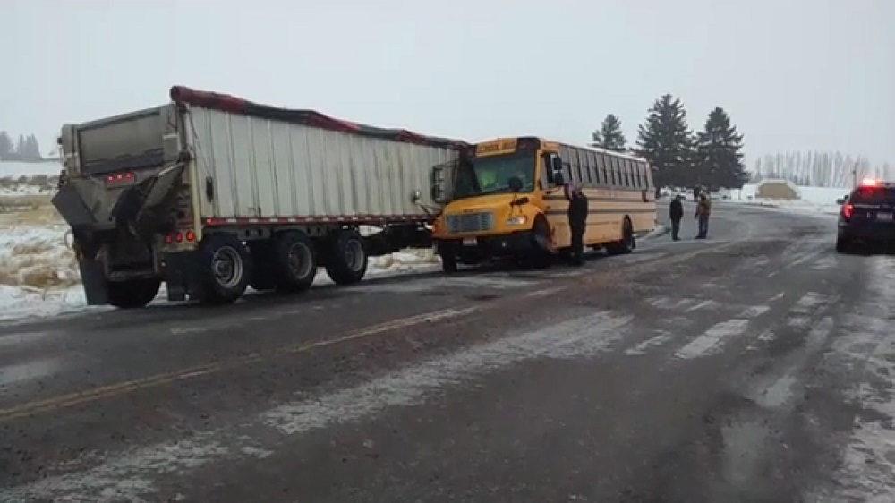美國：杰斐遜縣一校車與卡車相撞
