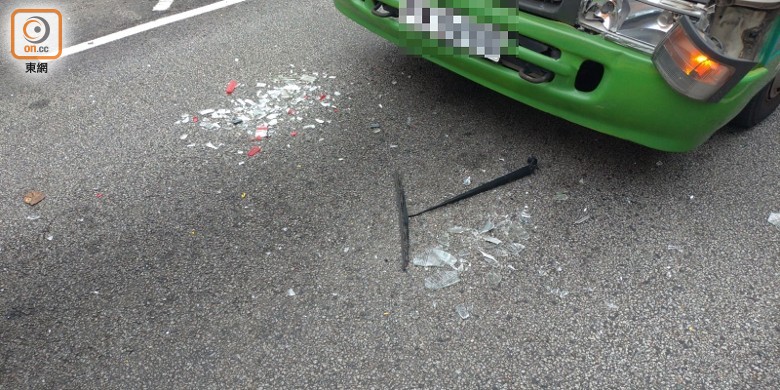 香港兩校車相撞，至少15名幼兒園學生受傷