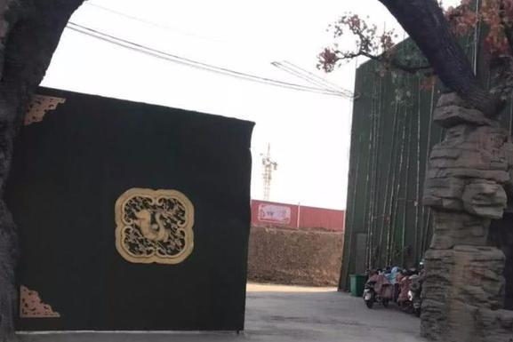 4歲男童被遺忘幼兒園校車內(nèi)8個多小時, 被發(fā)現(xiàn)時尿褲子