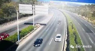 昆石高速公路倒車致7人受傷4車受損，只罰400元扣18分？