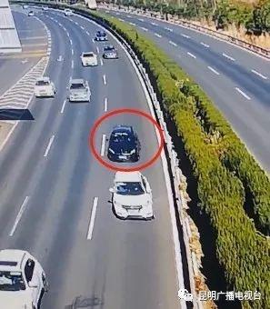 昆石高速公路倒車致7人受傷4車受損，只罰400元扣18分？