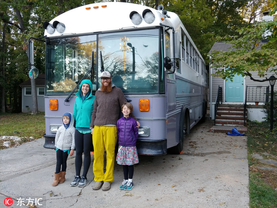 美國夫妻改造校車帶娃旅游 回歸自然慢享生活