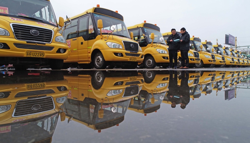 江蘇省：各地校車“體檢”迎開學