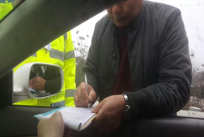 校車無“照管員”違法嗎？是的！！！