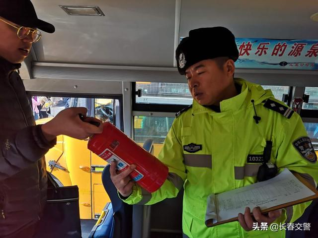 強化校車檢查，筑牢安全防線，“校車安全”這根弦堅決不能松！