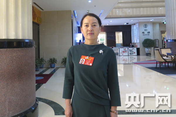 全國人大代表甄蘭芳：建議補齊貧困地區(qū)師資短板 讓更多“冰花男孩”被教育改變